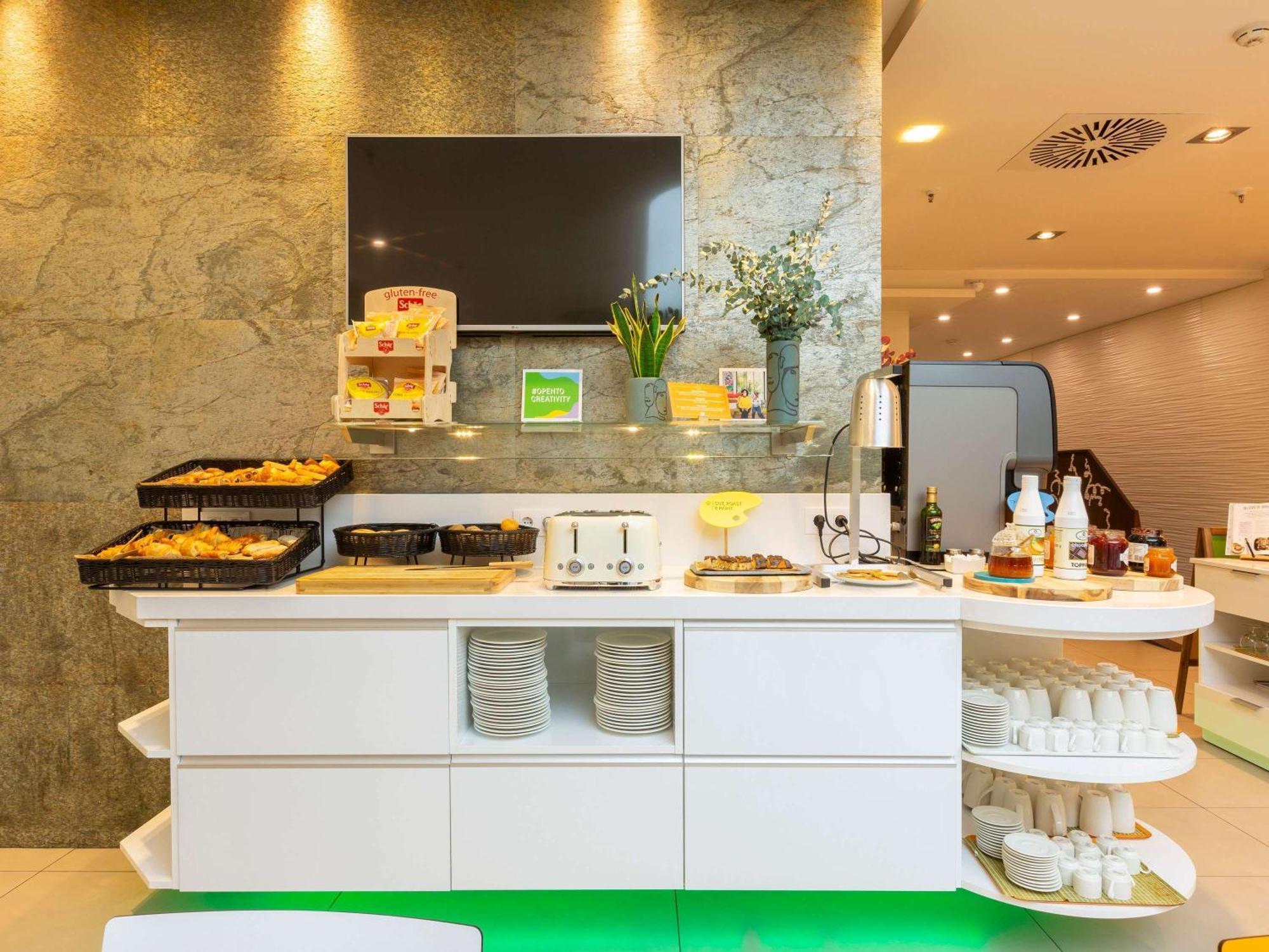 Ibis Styles Madrid Prado Hotel Eksteriør billede