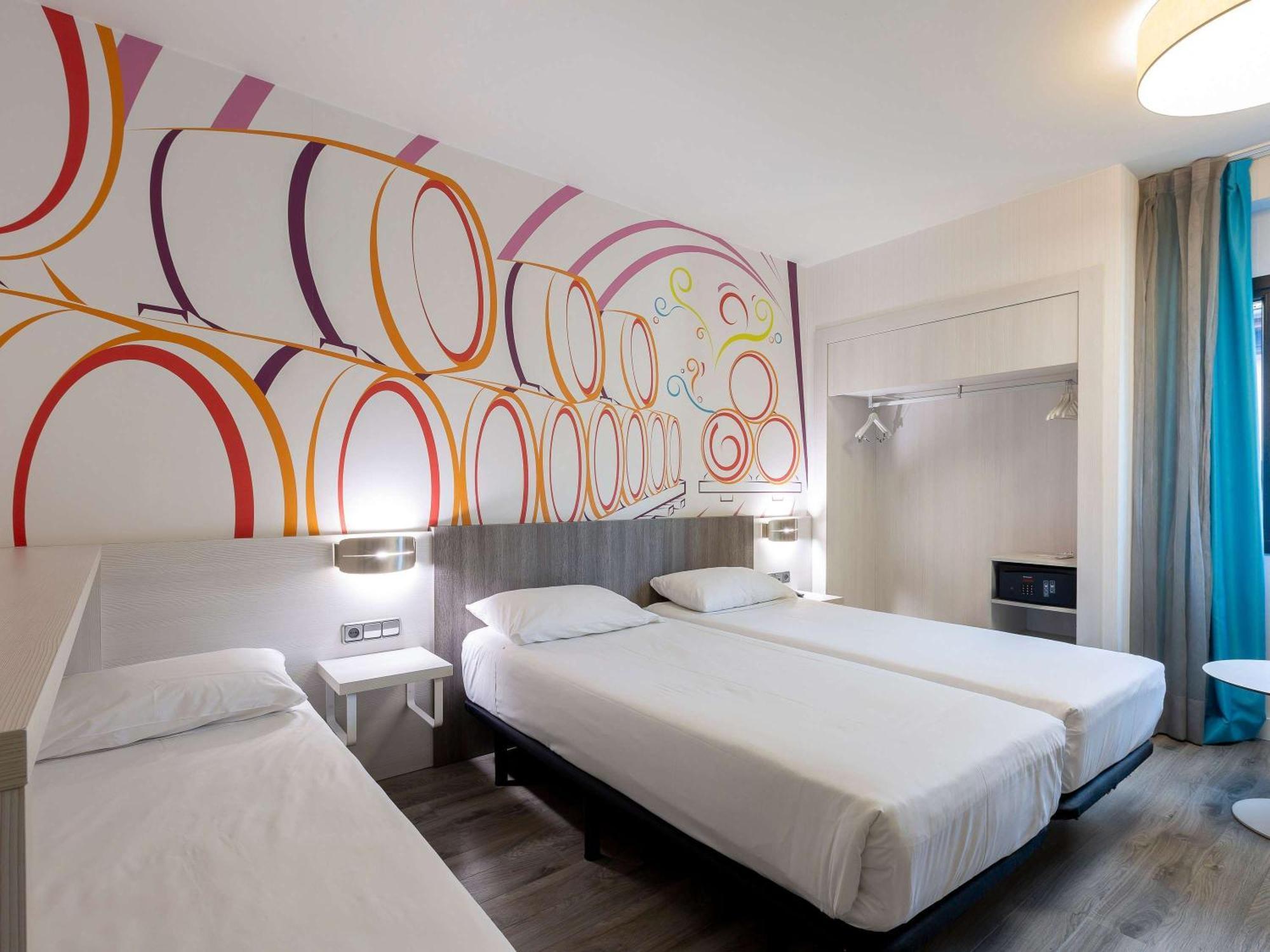 Ibis Styles Madrid Prado Hotel Eksteriør billede