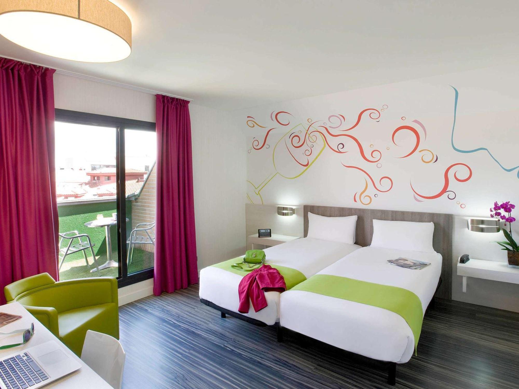 Ibis Styles Madrid Prado Hotel Eksteriør billede