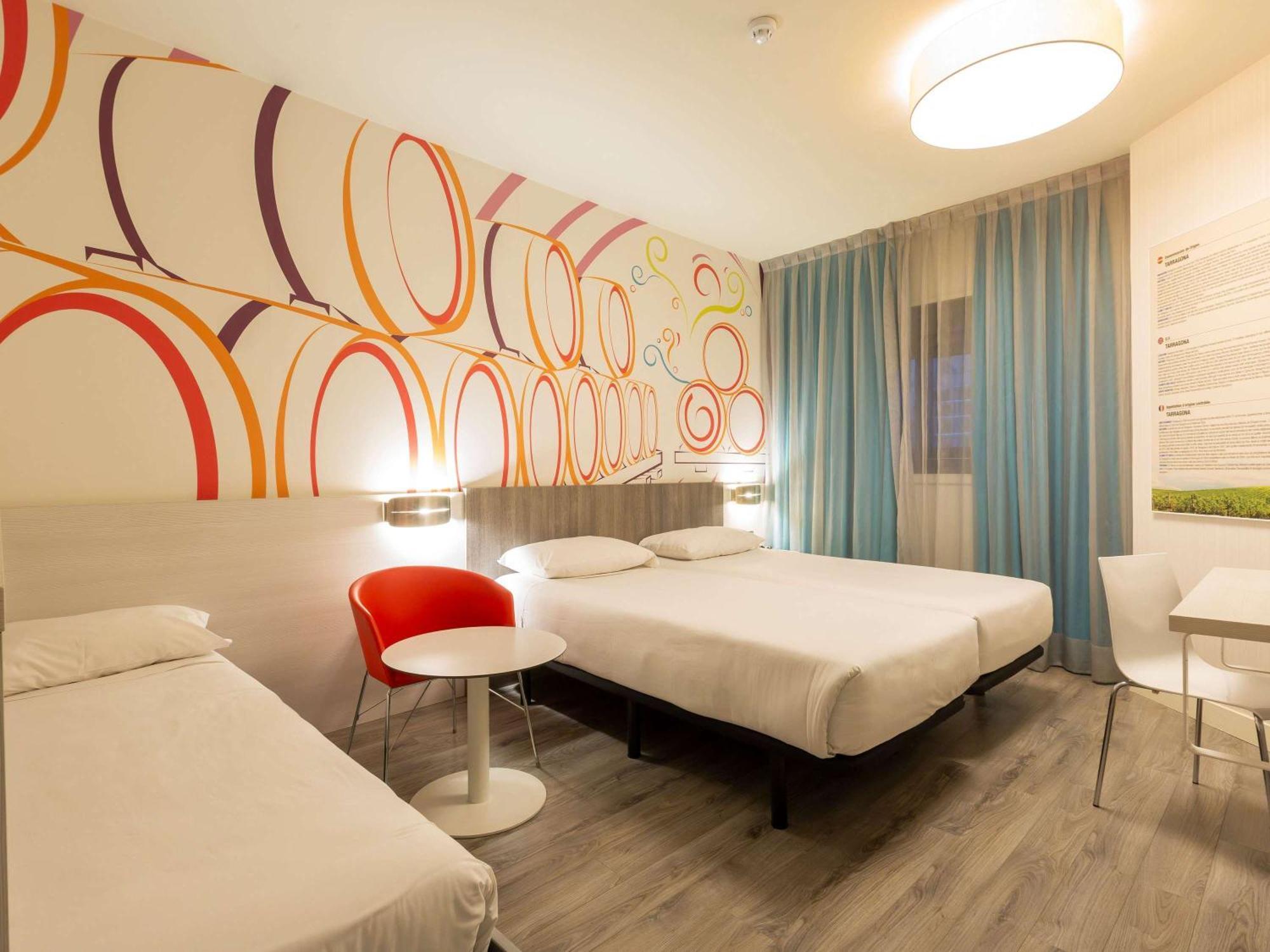 Ibis Styles Madrid Prado Hotel Eksteriør billede